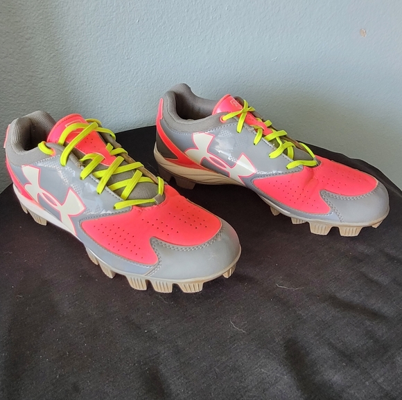 Under Armour fast pitch cleats - Picture 1 of 7